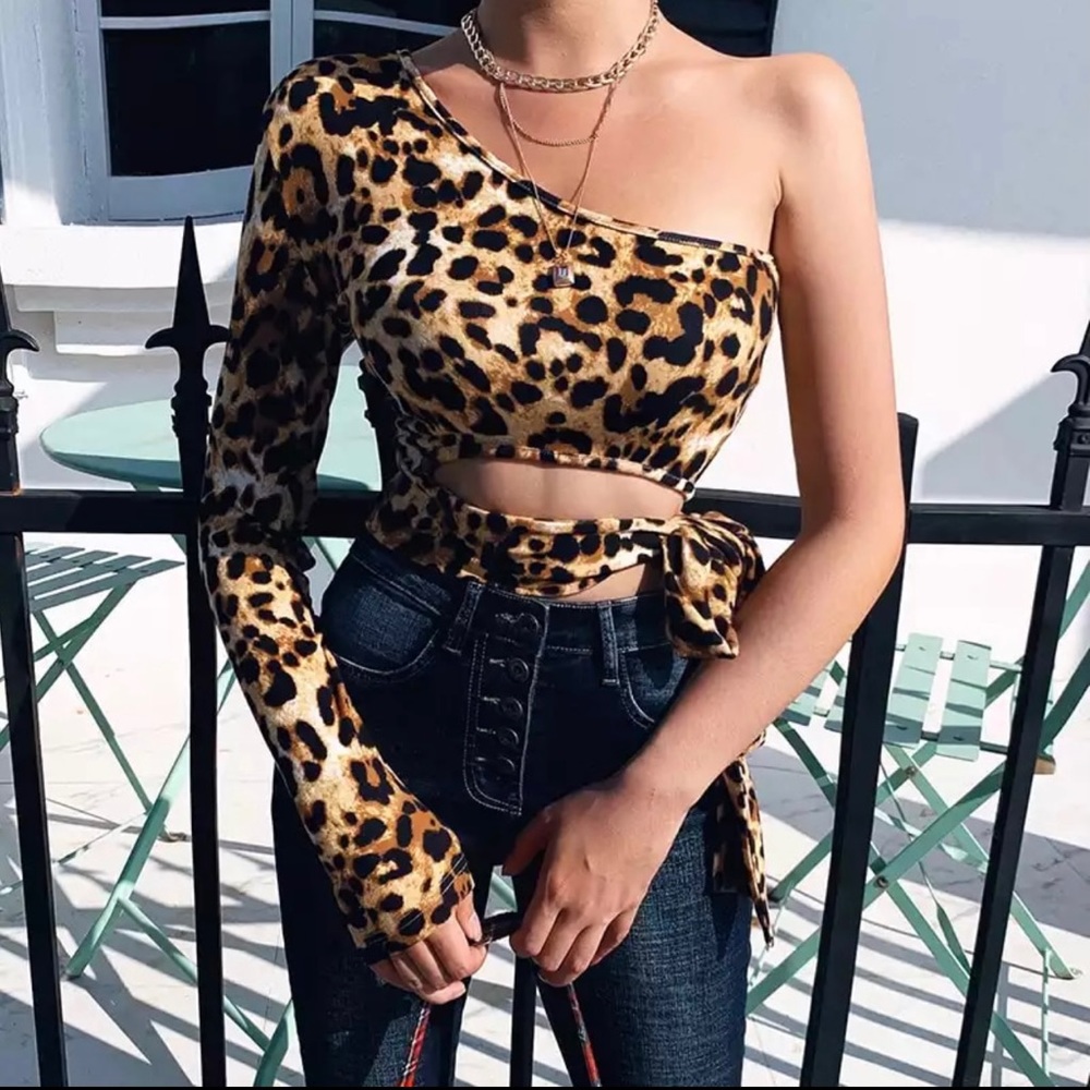 Leopard crop top